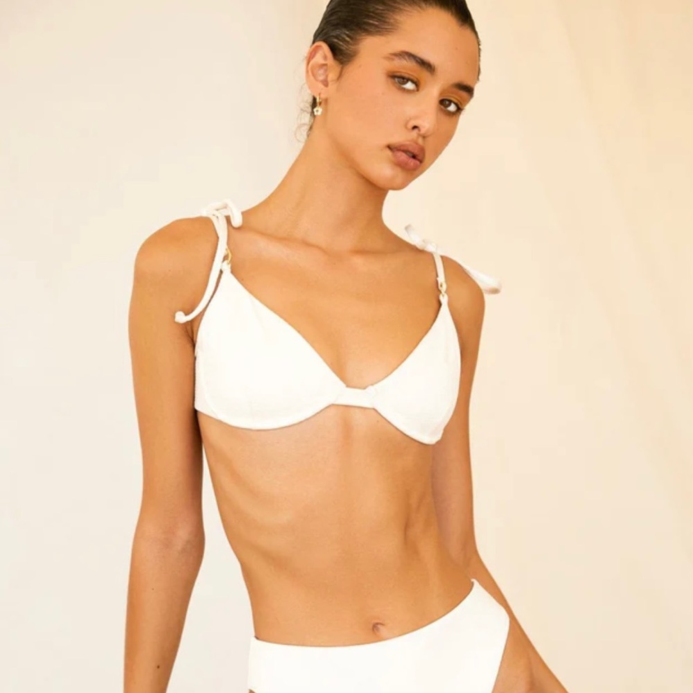 Dippin daisy’s white Bikini New with tags